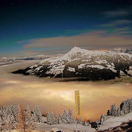 Hocheckhuette On Top Of The Kitzbuehel Hahnenkamm Mountain Exterior photo