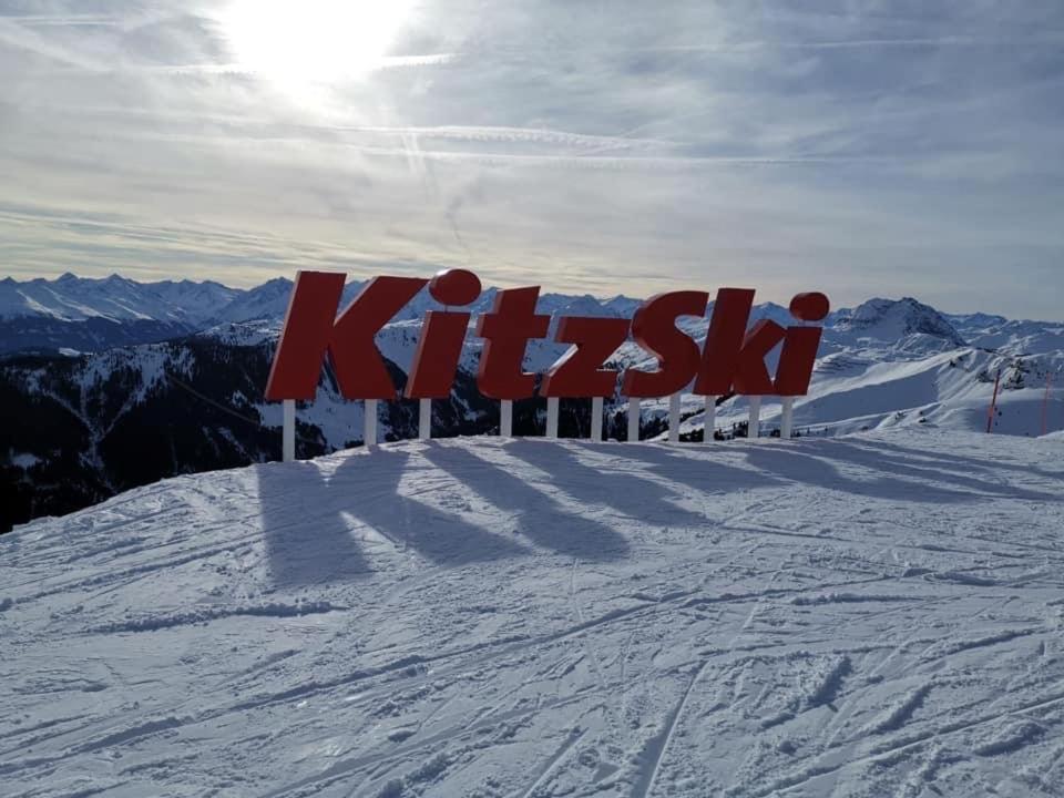 Hocheckhuette On Top Of The Kitzbuehel Hahnenkamm Mountain Exterior photo