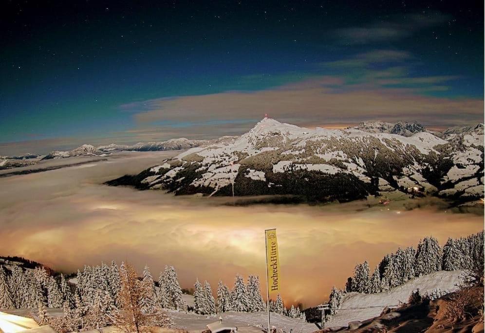 Hocheckhuette On Top Of The Kitzbuehel Hahnenkamm Mountain Exterior photo