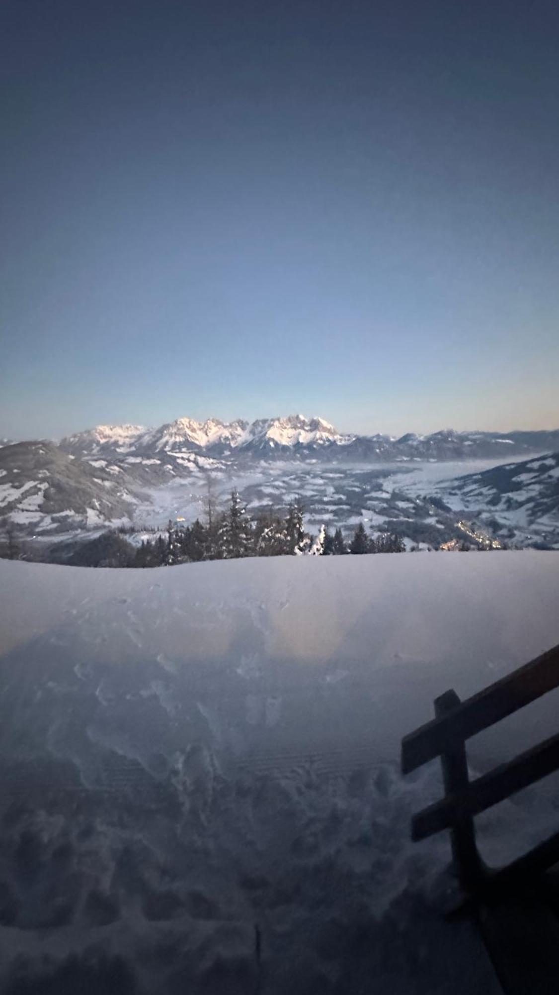 Hocheckhuette On Top Of The Kitzbuehel Hahnenkamm Mountain Exterior photo