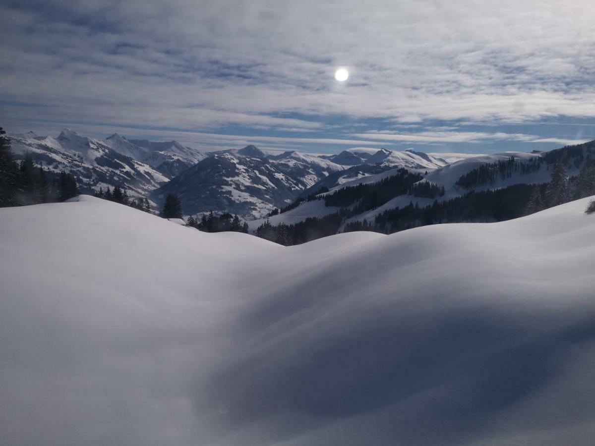 Hocheckhuette On Top Of The Kitzbuehel Hahnenkamm Mountain Exterior photo